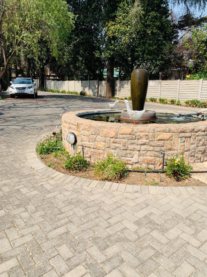 Oaklands And Conference Centre Bed & Breakfast