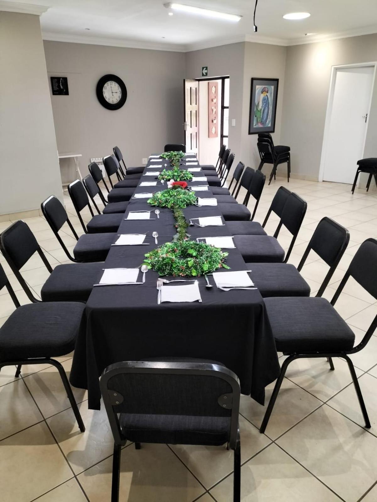 Bed & Breakfast Oaklands And Conference Centre
