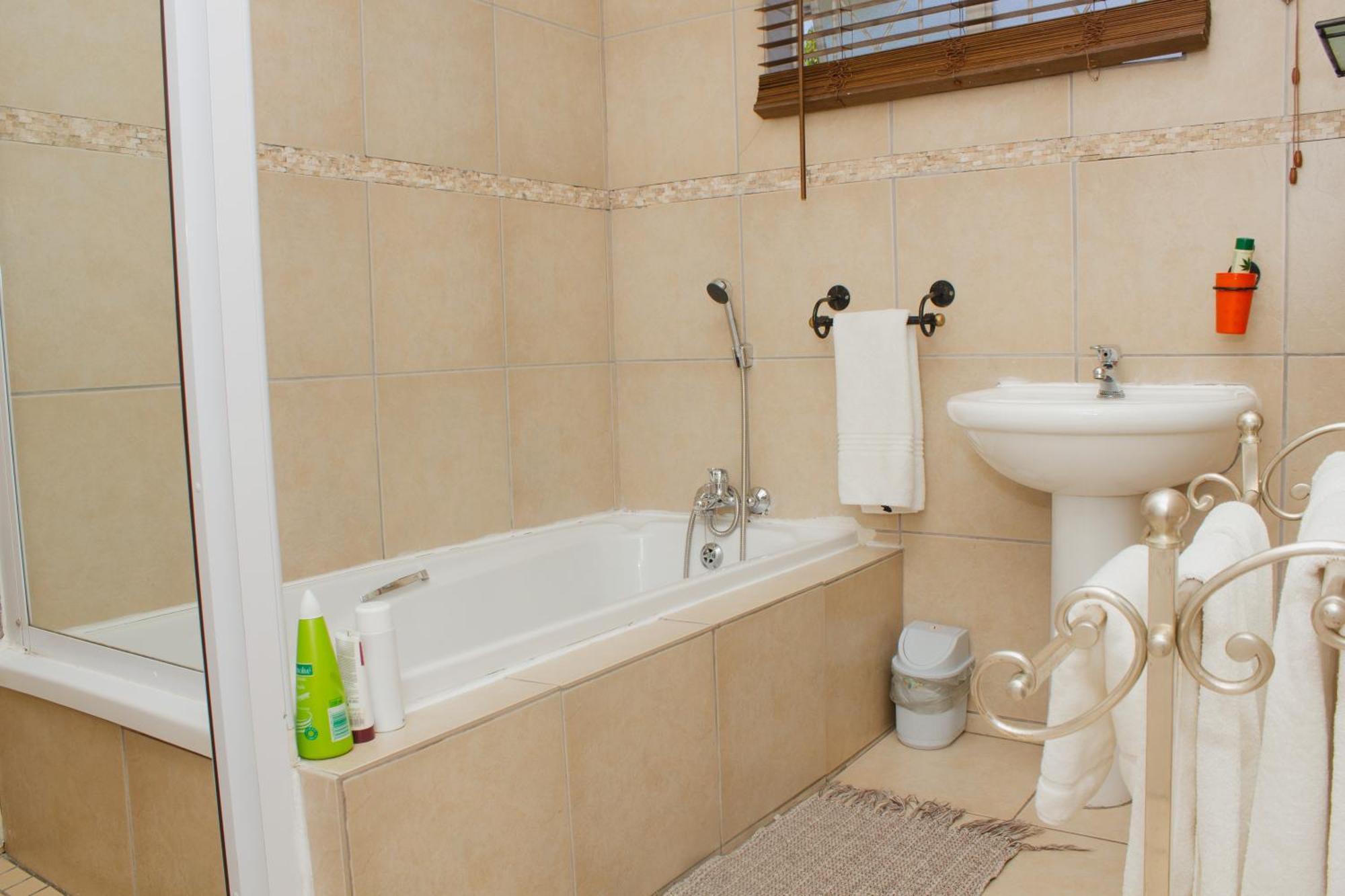 Oaklands And Conference Centre Bed & Breakfast *