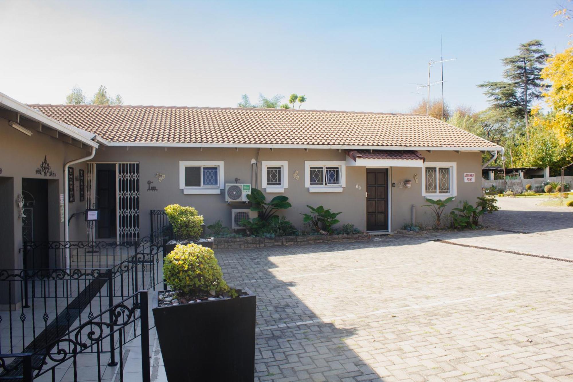 Oaklands And Conference Centre Bed & Breakfast Johannesburg